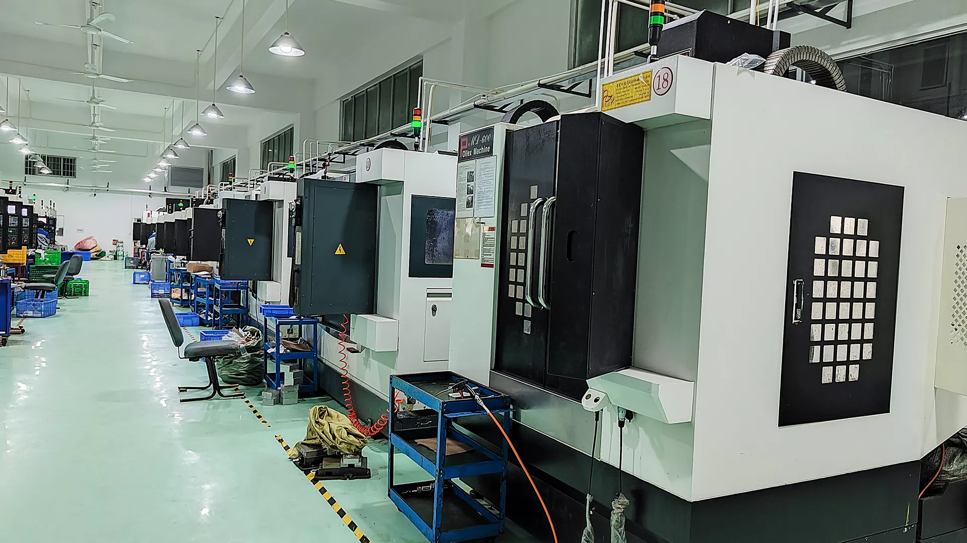 rapid-MFG CNC MACHINING factory floor